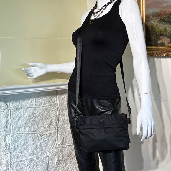 NWOT Tracker Anti Theft RFID Black Nylon Crossbody Bag Unisex - Picture 2 of 15